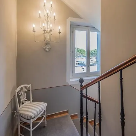 Готель La Bastide Du Port - De Charme 4*