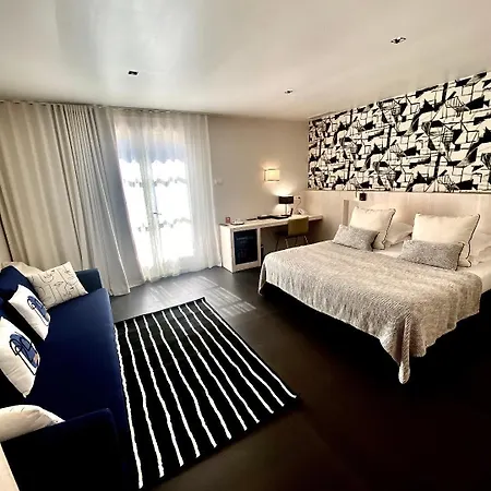 Hotel La Bastide Du Port - De Charme Saint Tropez