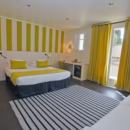 Готель La Bastide Du Port - De Charme 4*