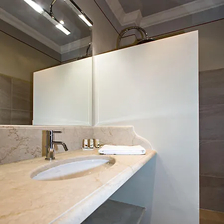 Готель La Bastide Du Port - De Charme 4*