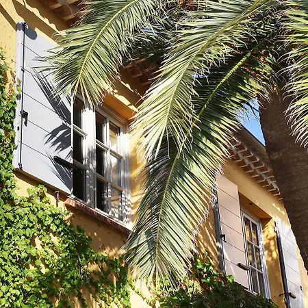 Готель La Bastide Du Port - De Charme 4*