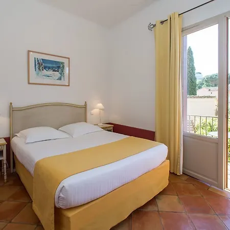 Готель La Bastide Du Port - De Charme 4*