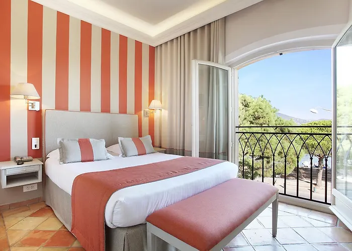 Hotel La Bastide Du Port - De Charme Saint-Tropez