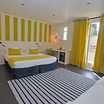 Готель La Bastide Du Port - De Charme 4*