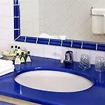Готель La Bastide Du Port - De Charme Сен-Тропе