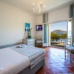 Hotel La Bastide Du Port - De Charme Saint-Tropez