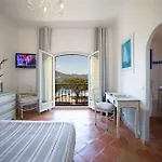 Hotel La Bastide Du Port - De Charme Saint-Tropez