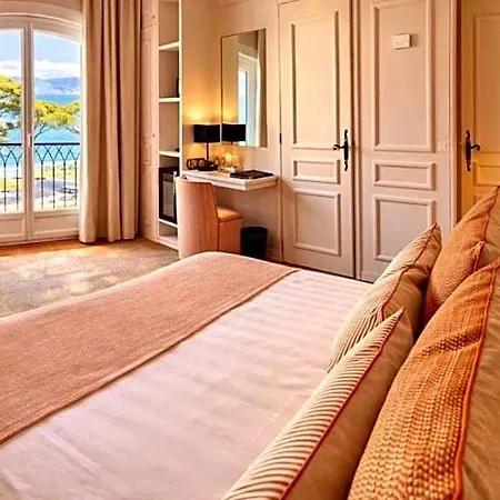 Готель La Bastide Du Port - De Charme 4*