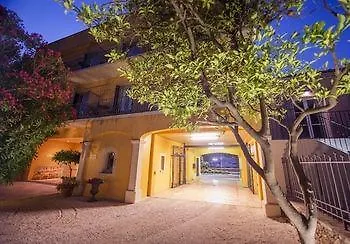 Готель La Bastide Du Port - De Charme 4*