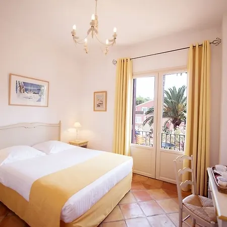 Готель La Bastide Du Port - De Charme 4*