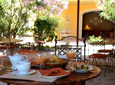 Готель La Bastide Du Port - De Charme 4*