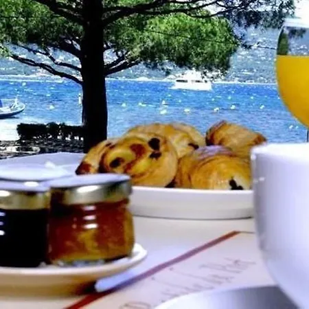 Готель La Bastide Du Port - De Charme 4*