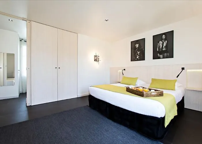 ホテル La Bastide Du Port - De Charme 4*