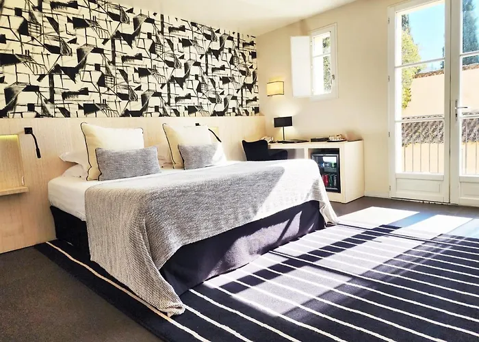 호텔 La Bastide Du Port - De Charme