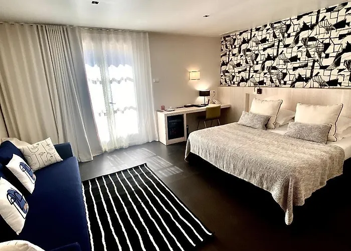 Hotel La Bastide Du Port - De Charme Saint-Tropez