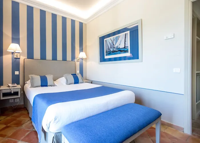 Hotel La Bastide Du Port - De Charme Saint-Tropez
