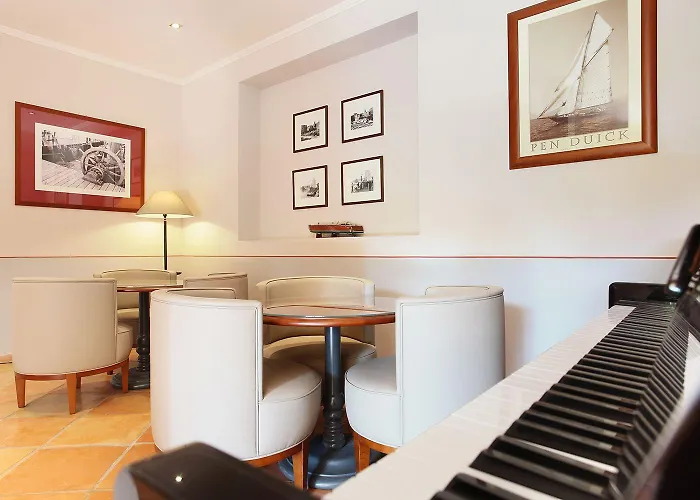 ホテル La Bastide Du Port - De Charme