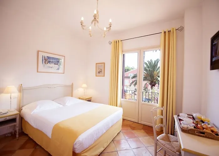 ホテル La Bastide Du Port - De Charme 4*