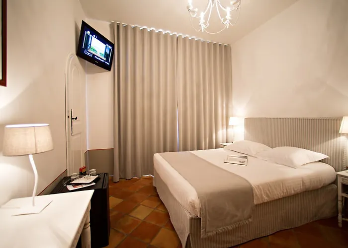 호텔 La Bastide Du Port - De Charme