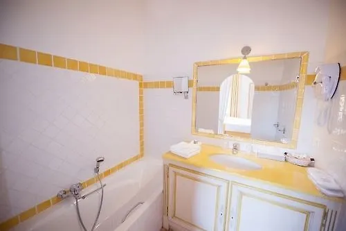 호텔 La Bastide Du Port - De Charme 4*